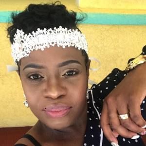 Meet your Posher, Collette